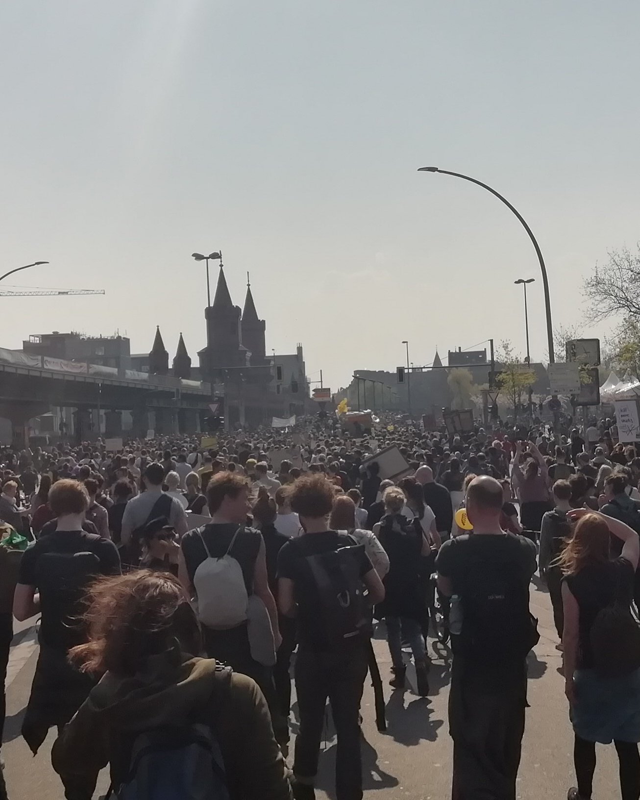 100 20 Beratung - Mietenwahnsinn2019-Oberbaumbrücke